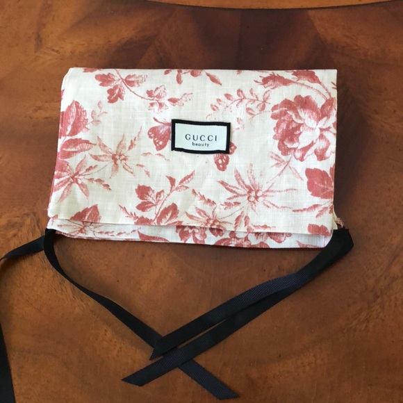 GUCCI Beauty floral cosmetic bag,  NWOT - Picture 4 of 4